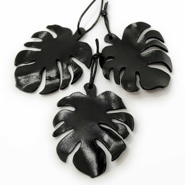Preview: Black Monstera Leaf Leather Charm