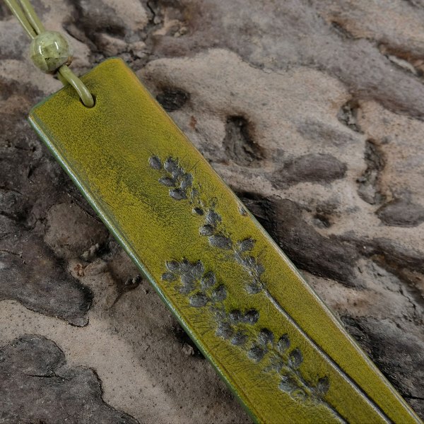 Preview: Olive Green Leather Necklace with Herbarium-inspired Pendant