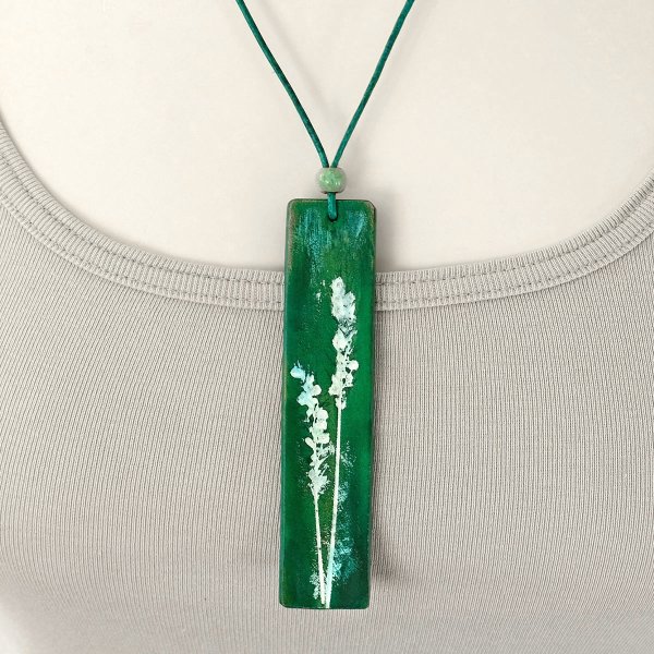 Preview: Detail of Bohemian Style Leather Pendant Necklace with Grass Ears Imprint
