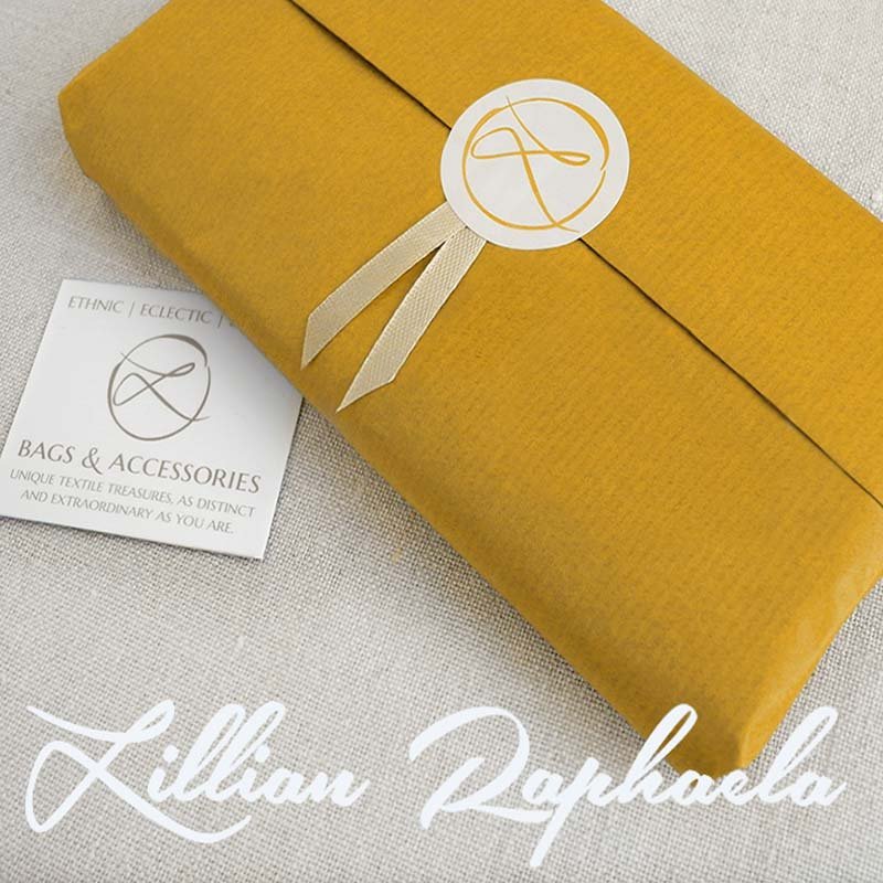 Wrapping Option: Kraft Paper, Color 01 = Honey