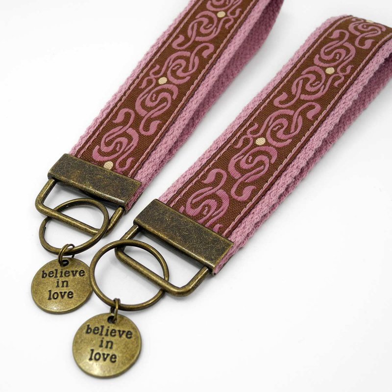 Art Nouveau Wristlet Keychain »Believe in Love«