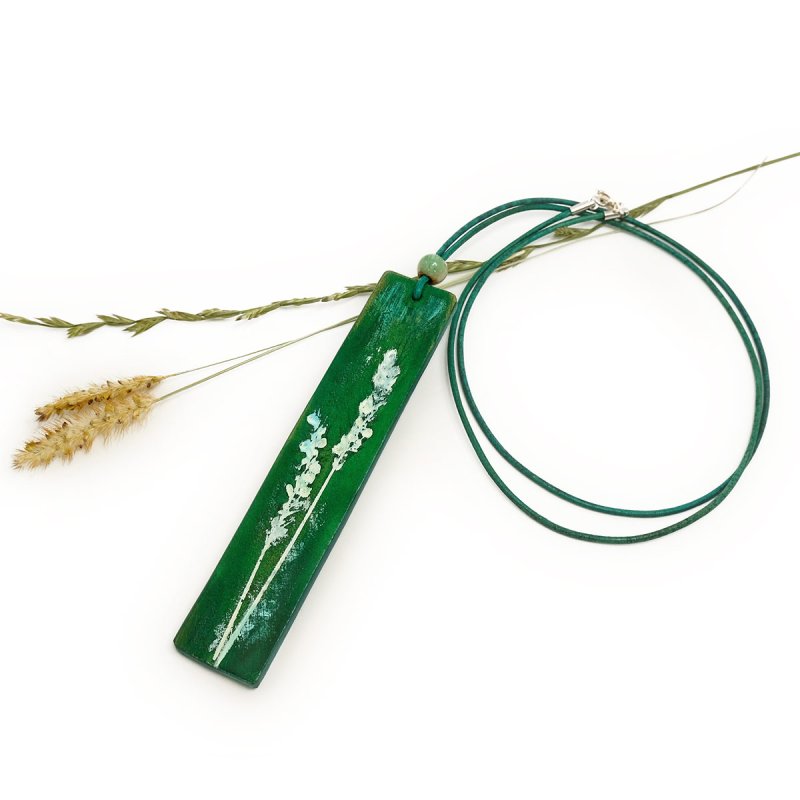 Nature-inspired Leather Pendant Necklace in Persian Green